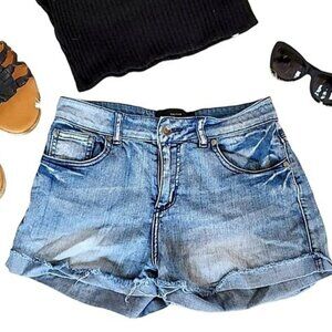 bebe Addiction Women's Jean Shorts Size 25 Light Blue Denim Cutoffs Fray Outdoor